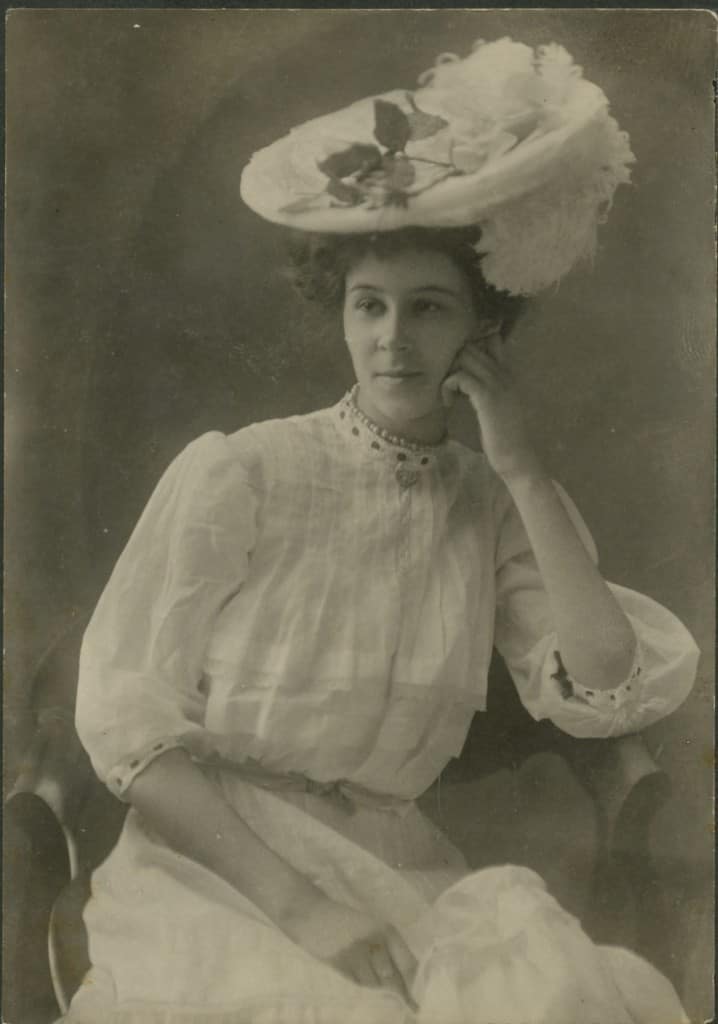 Woman with feather hat