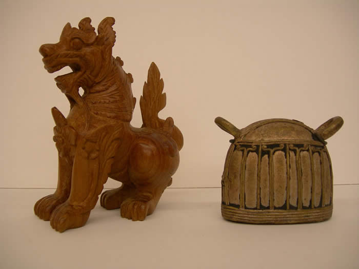 Guardian lion, Temple bell