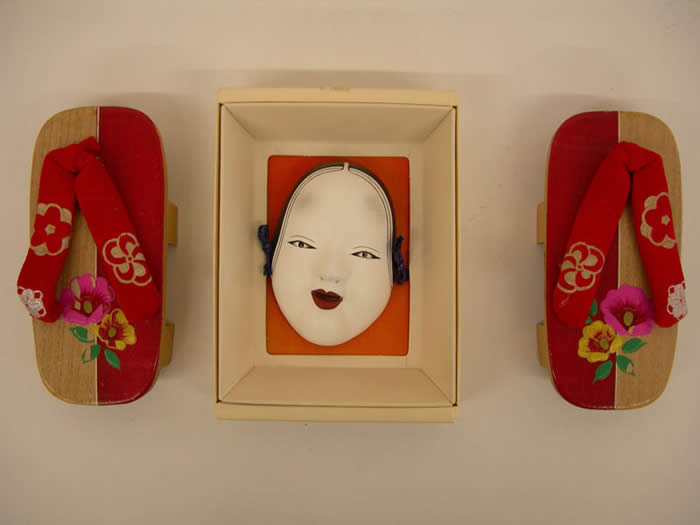 Child's Getas, Noh Mask